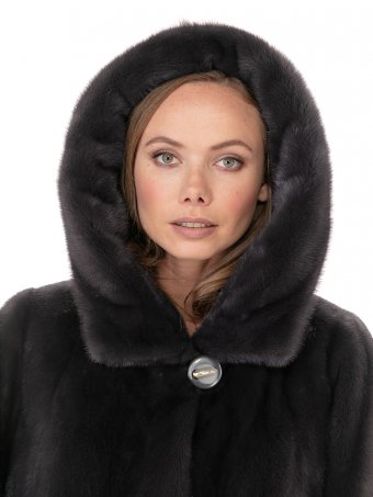 Женское пальто из меха норки с капюшоном